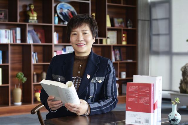 <strong>全国政协委员余留芬：保护与传承岩博小锅酒</strong>