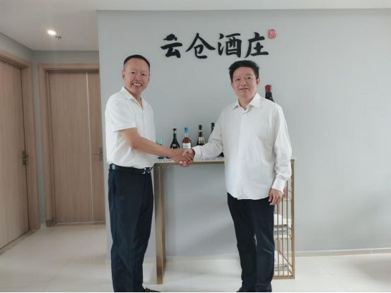 云仓酒庄喜迎资本智者向阳博士莅临，指导云